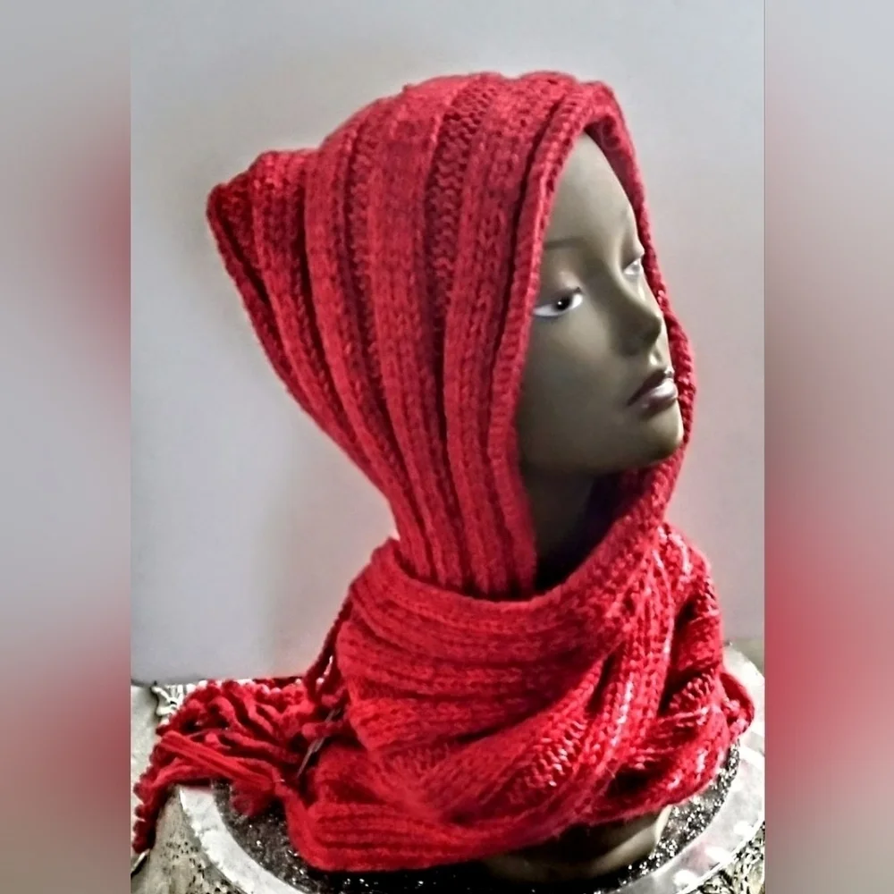NWT Retro Cashmere Alpaca Blend Hooded Fringed Scarf.